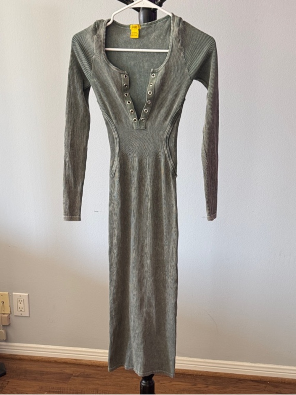 Daisy Olive Green Long Sleeve Ribbed Grommet Bodycon Dress 24.T